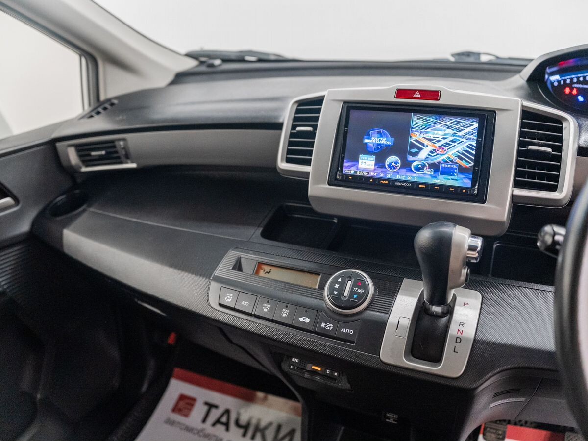 Honda Freed 2014 - фото автомобиля