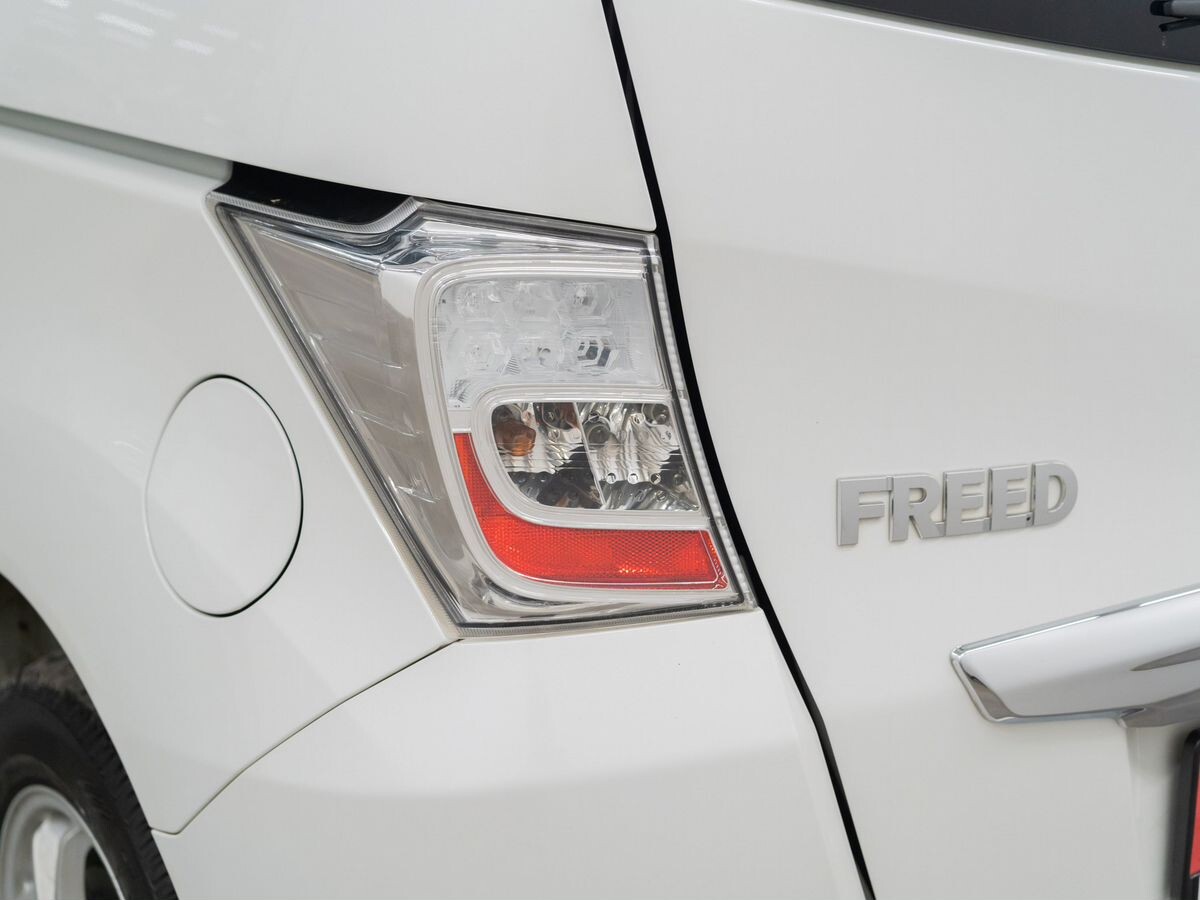 Honda Freed 2014 - фото автомобиля