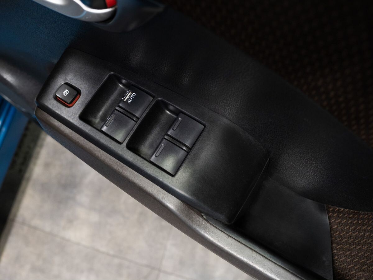 Honda Fit Shuttle 2013 - фото автомобиля