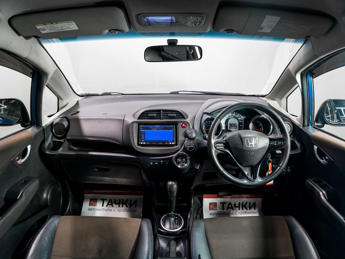 Honda Fit Shuttle 2013 - фото автомобиля