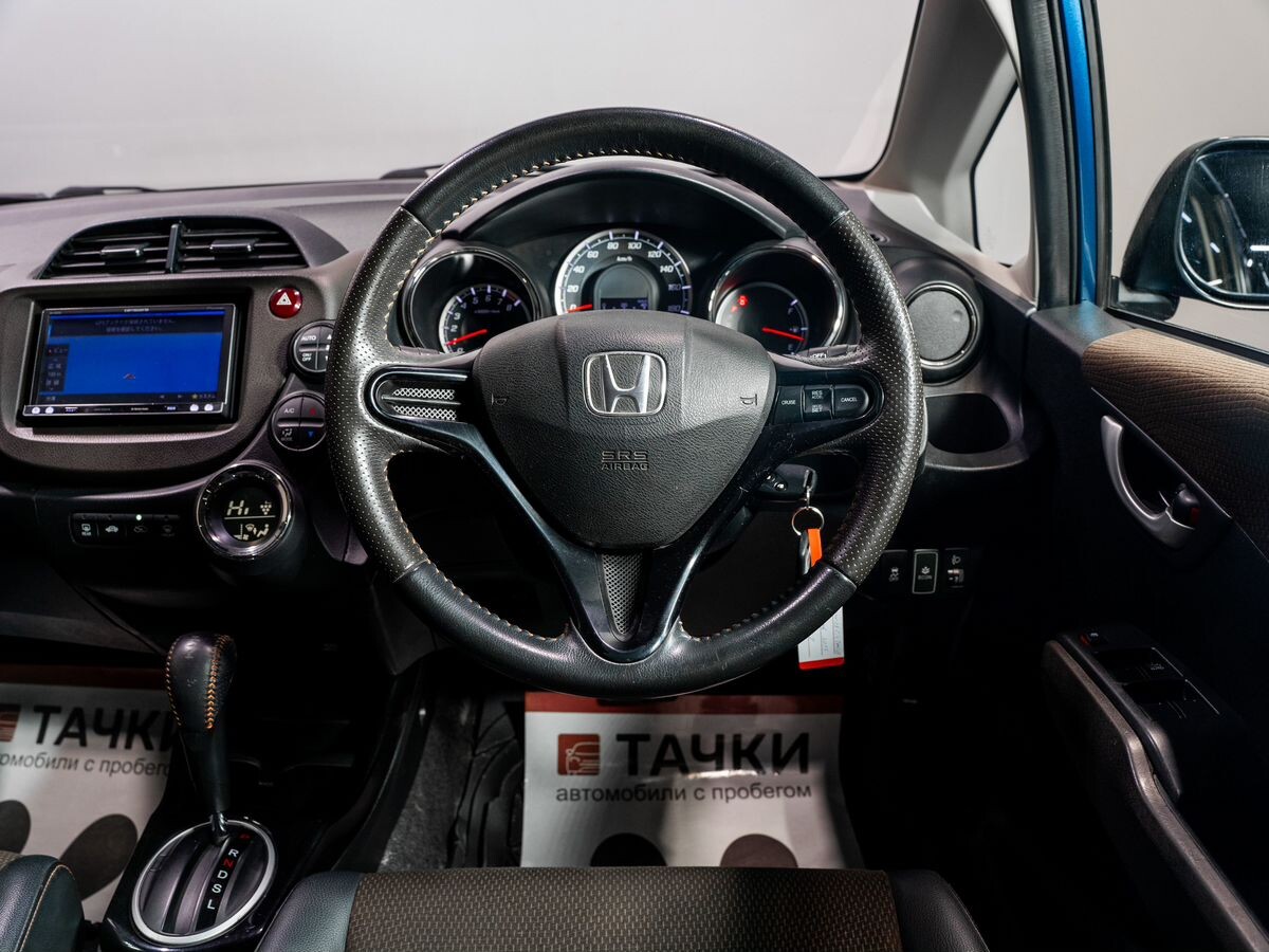 Honda Fit Shuttle 2013 - фото автомобиля