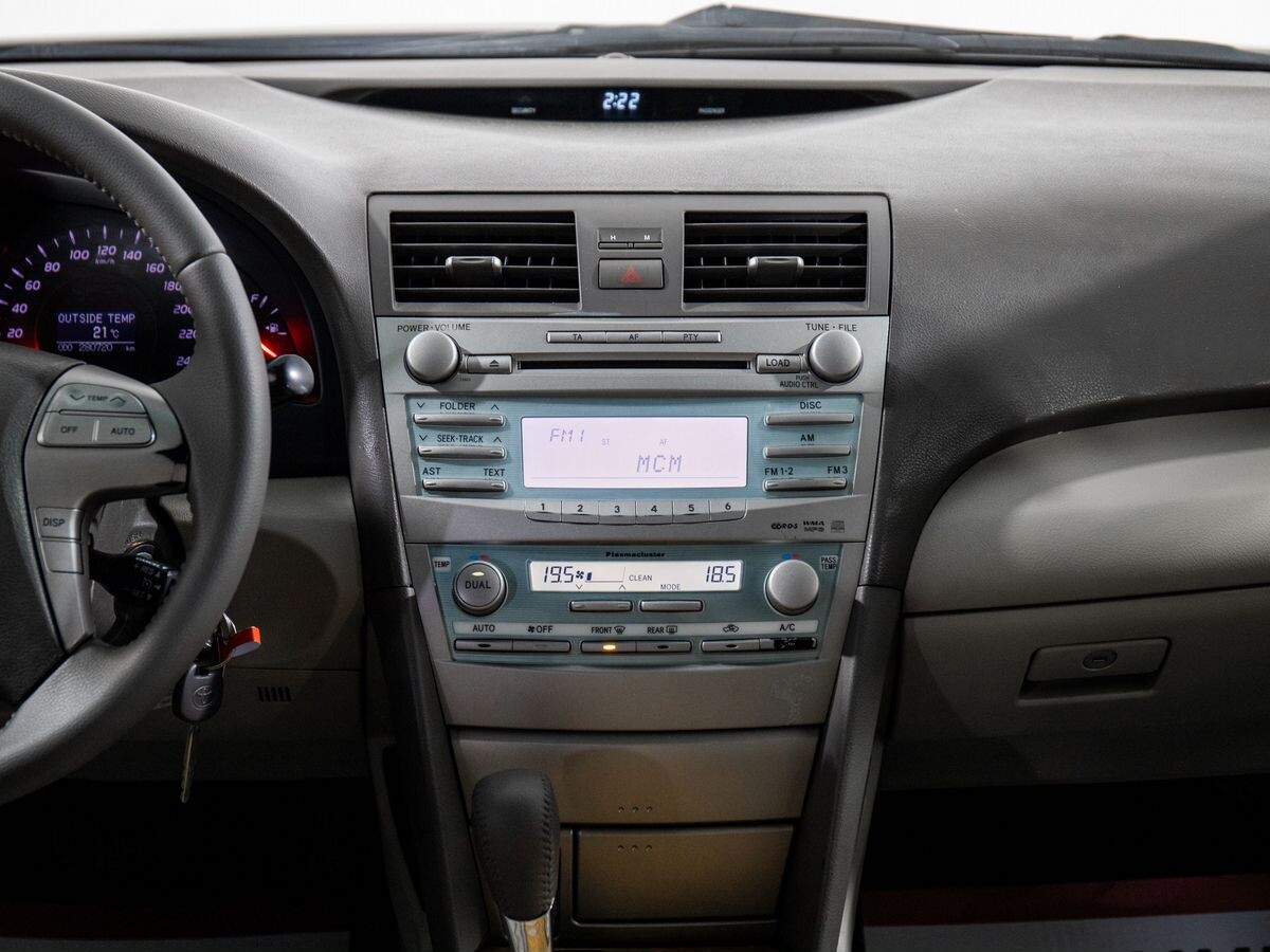 Toyota Camry 2007 - фото автомобиля