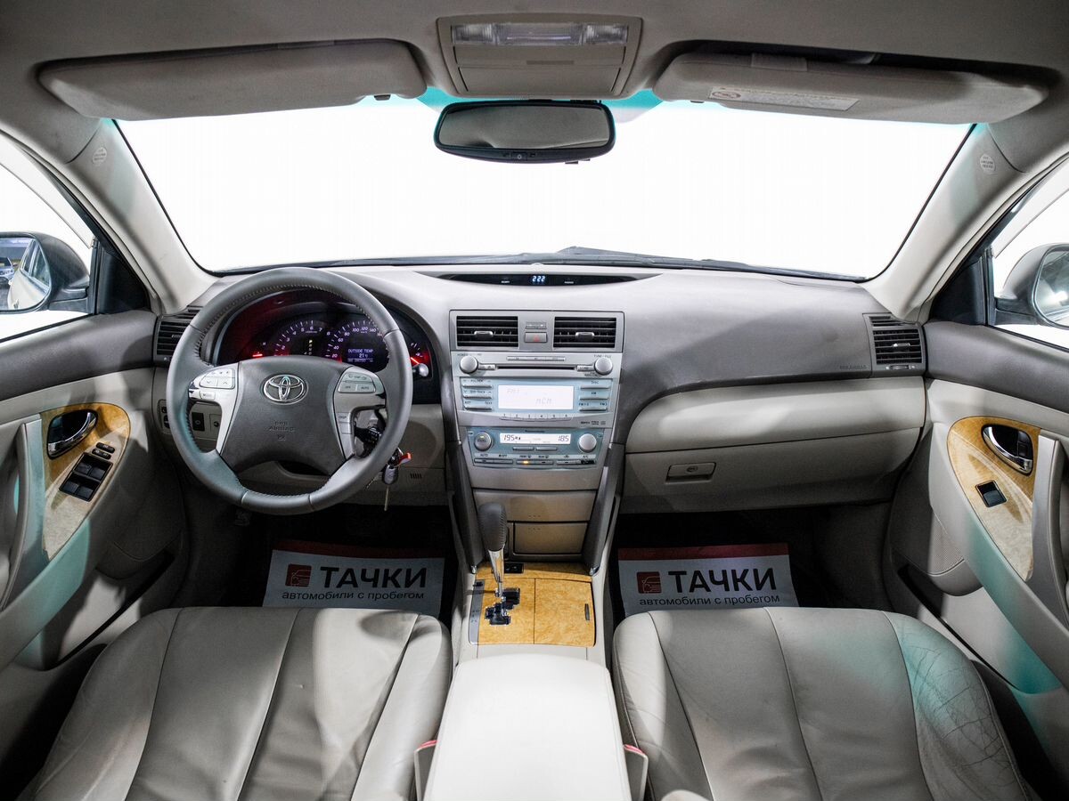 Toyota Camry 2007 - фото автомобиля