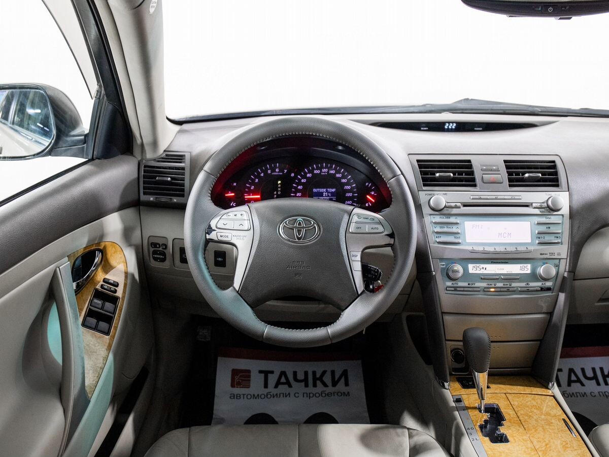 Toyota Camry 2007 - фото автомобиля