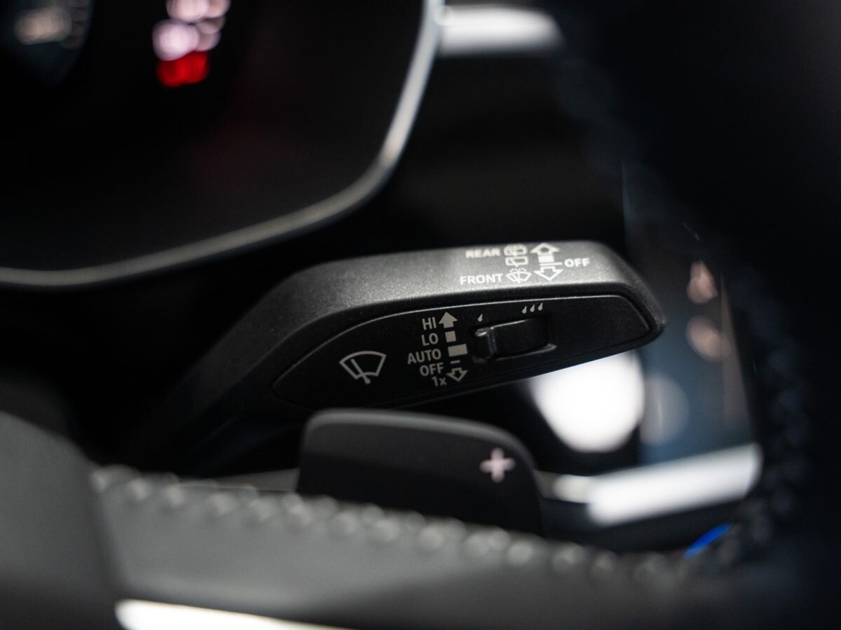 Audi Q3 2021 - фото автомобиля