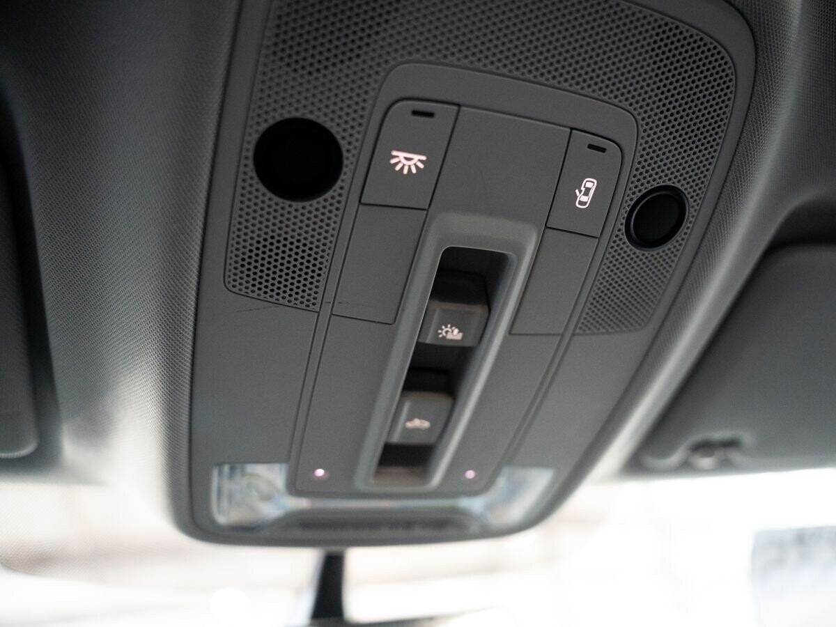 Audi Q3 2021 - фото автомобиля