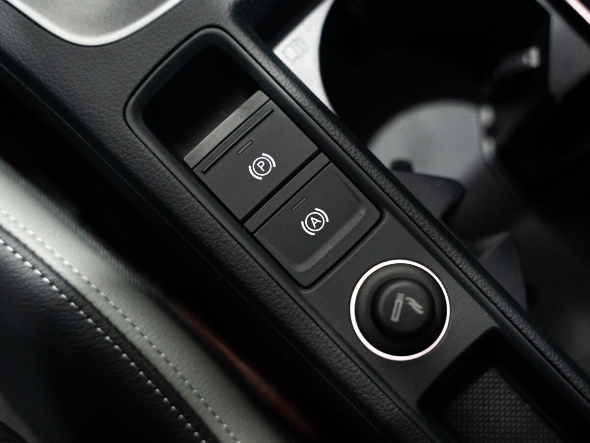 Audi Q3 2021 - фото автомобиля