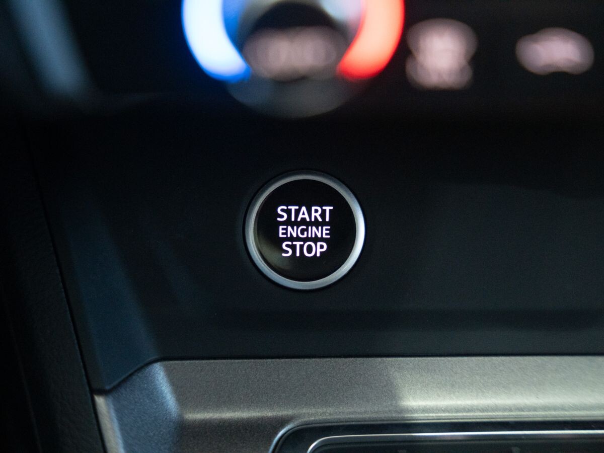 Audi Q3 2021 - фото автомобиля