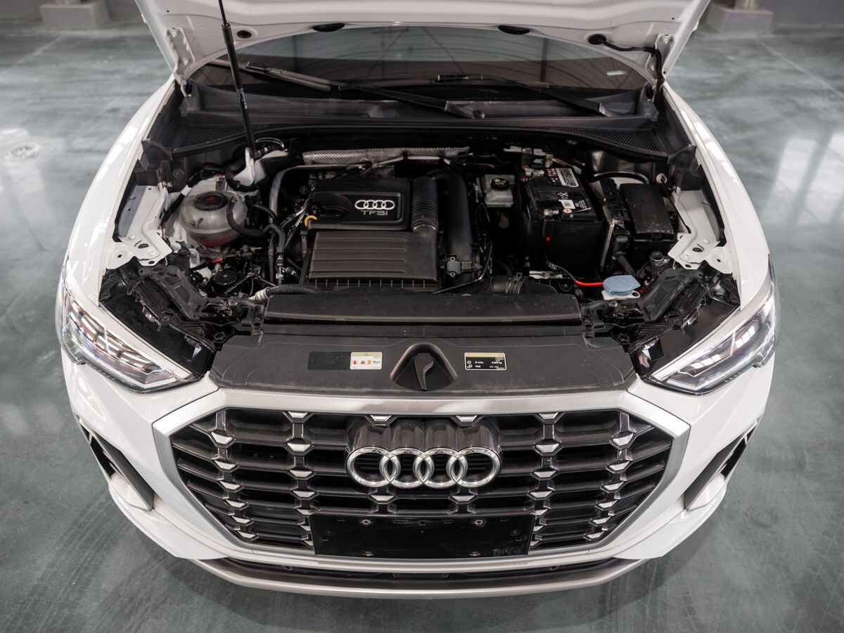 Audi Q3 2021 - фото автомобиля