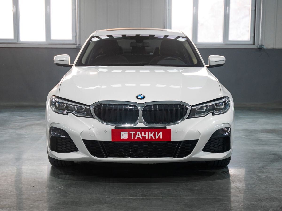 BMW 3 серии 2022 - фото автомобиля