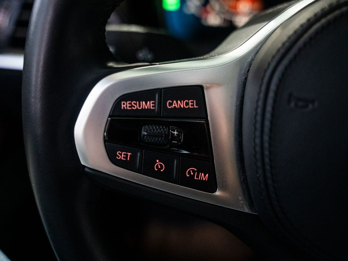 BMW 3 серии 2022 - фото автомобиля