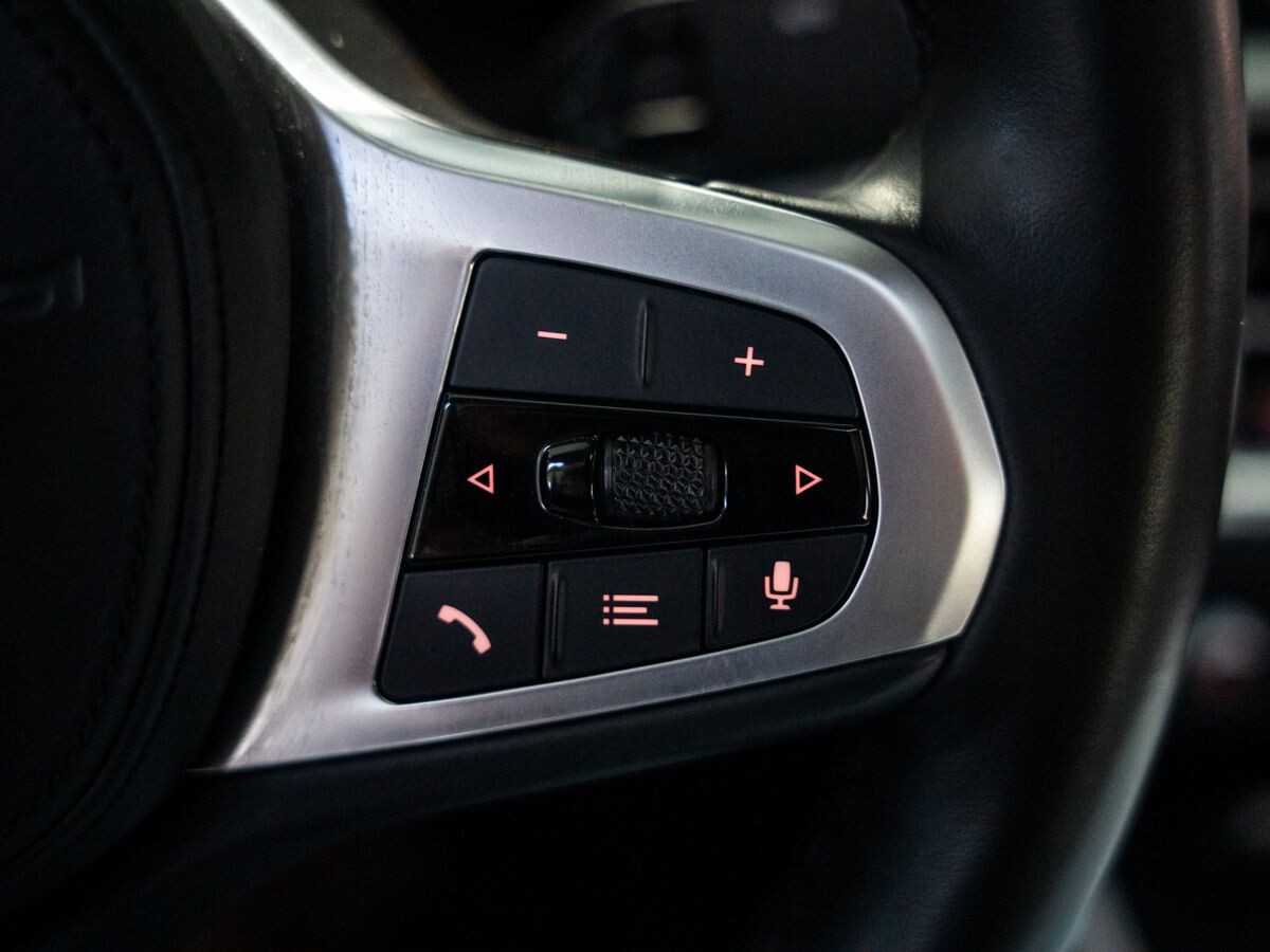 BMW 3 серии 2022 - фото автомобиля