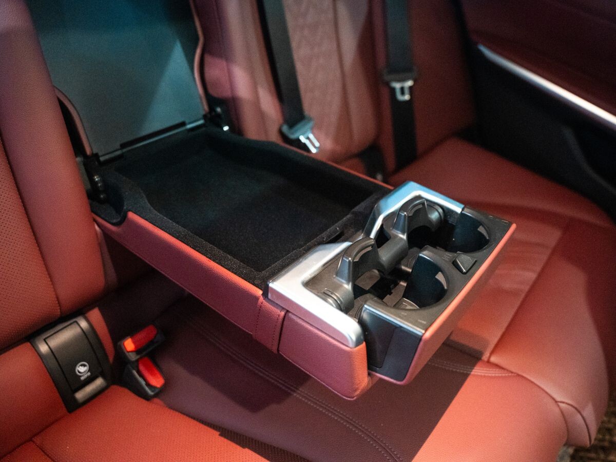 BMW 3 серии 2022 - фото автомобиля