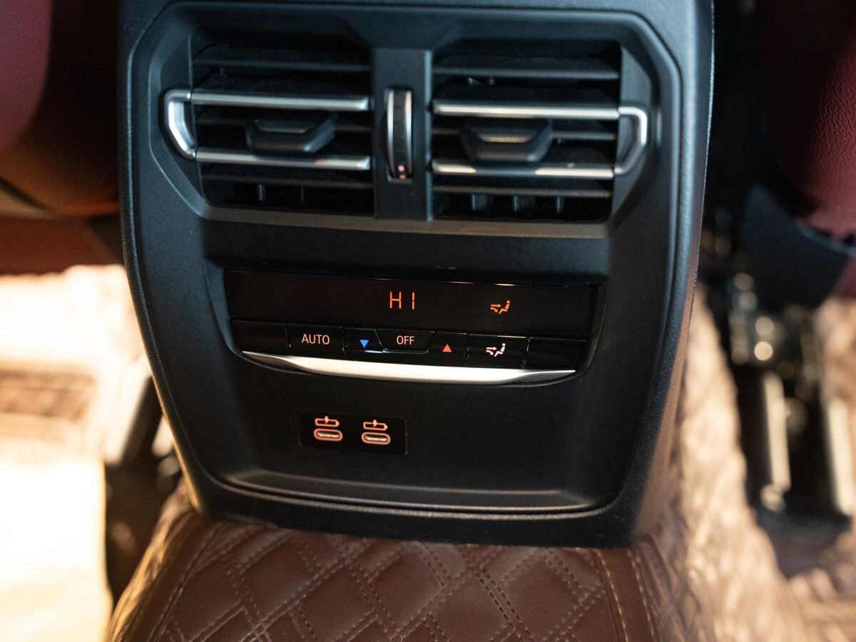 BMW 3 серии 2022 - фото автомобиля