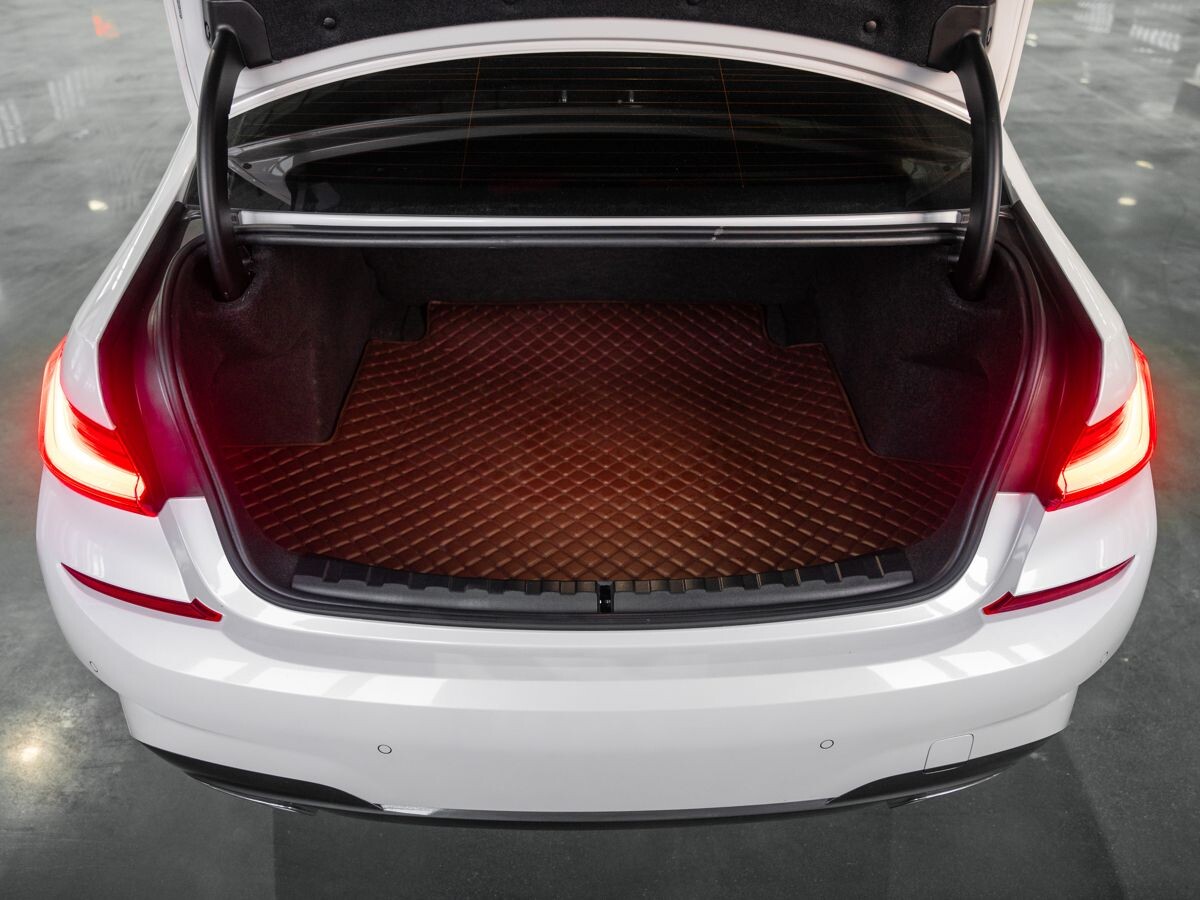 BMW 3 серии 2022 - фото автомобиля