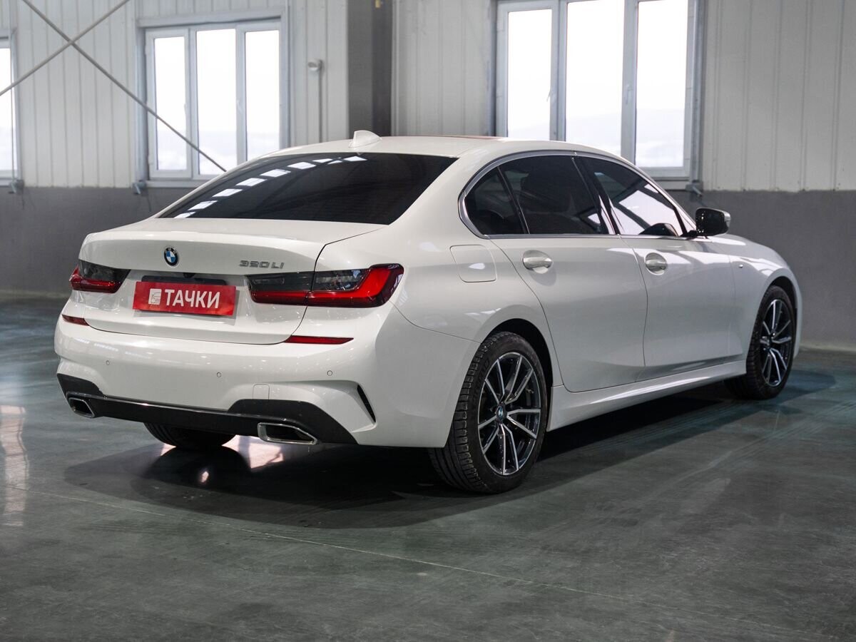 BMW 3 серии 2022 - фото автомобиля