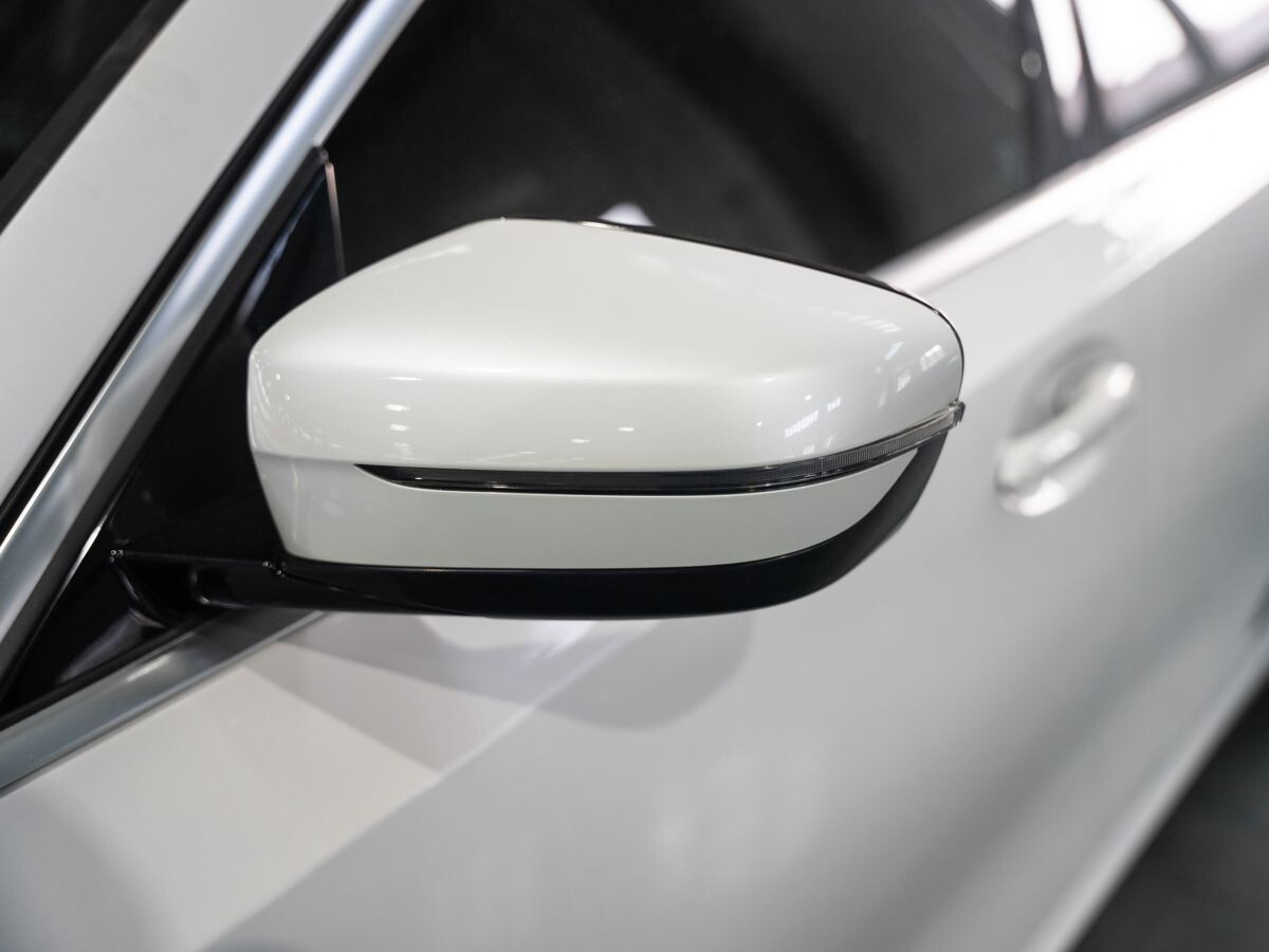 BMW 3 серии 2022 - фото автомобиля