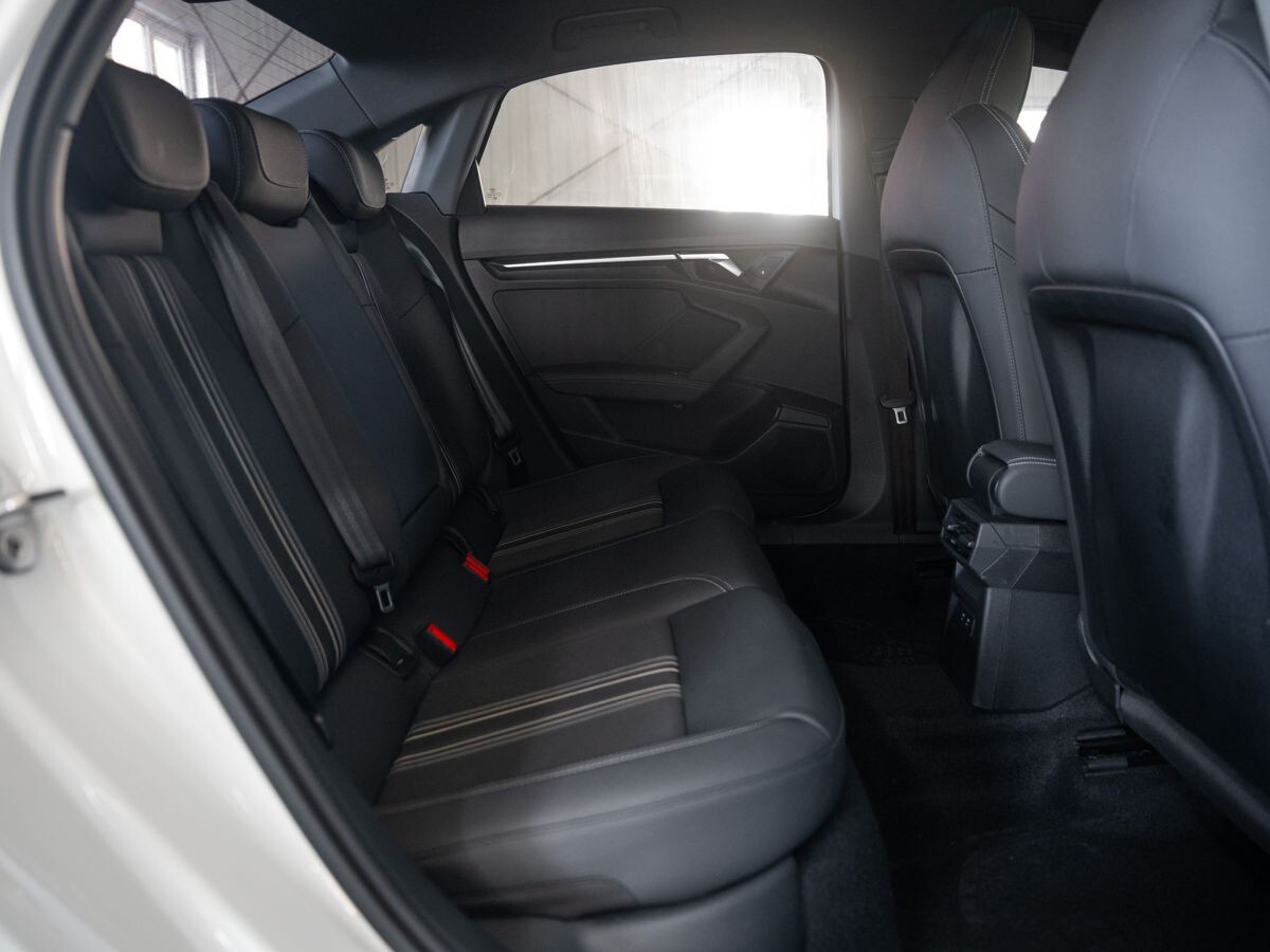 Audi A3 2021 - фото автомобиля