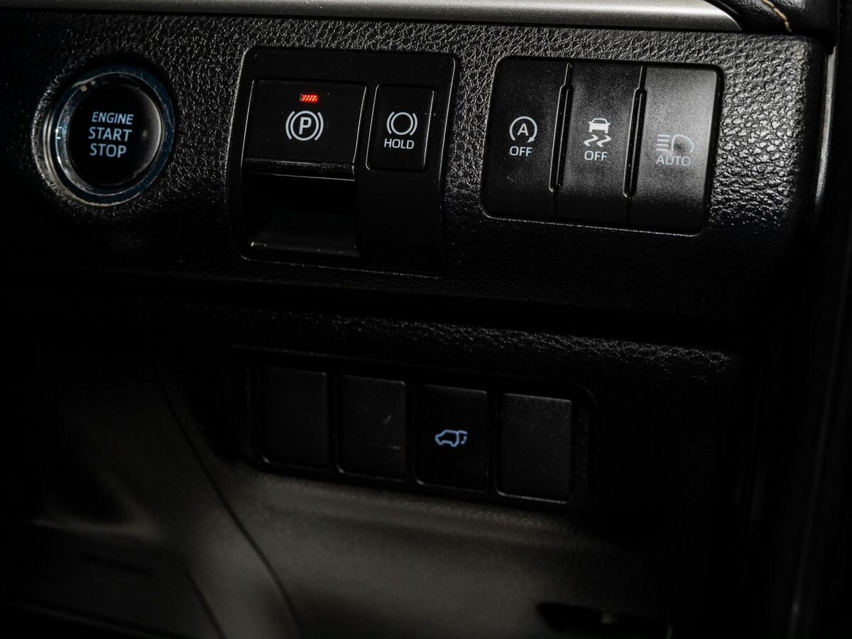 Toyota Harrier 2019 - фото автомобиля