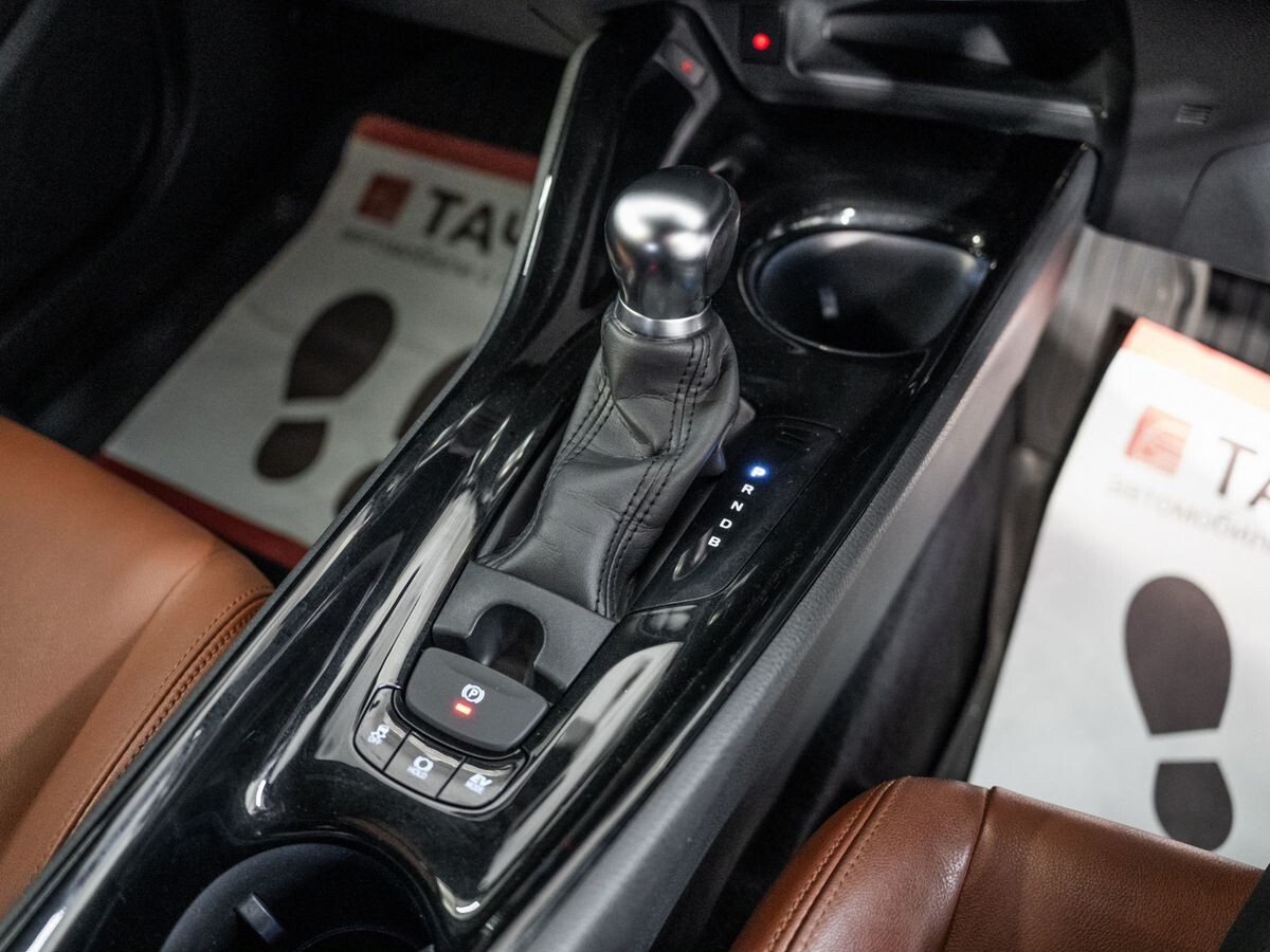 Toyota C-HR 2019 - фото автомобиля