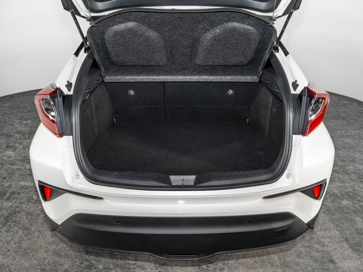 Toyota C-HR 2019 - фото автомобиля