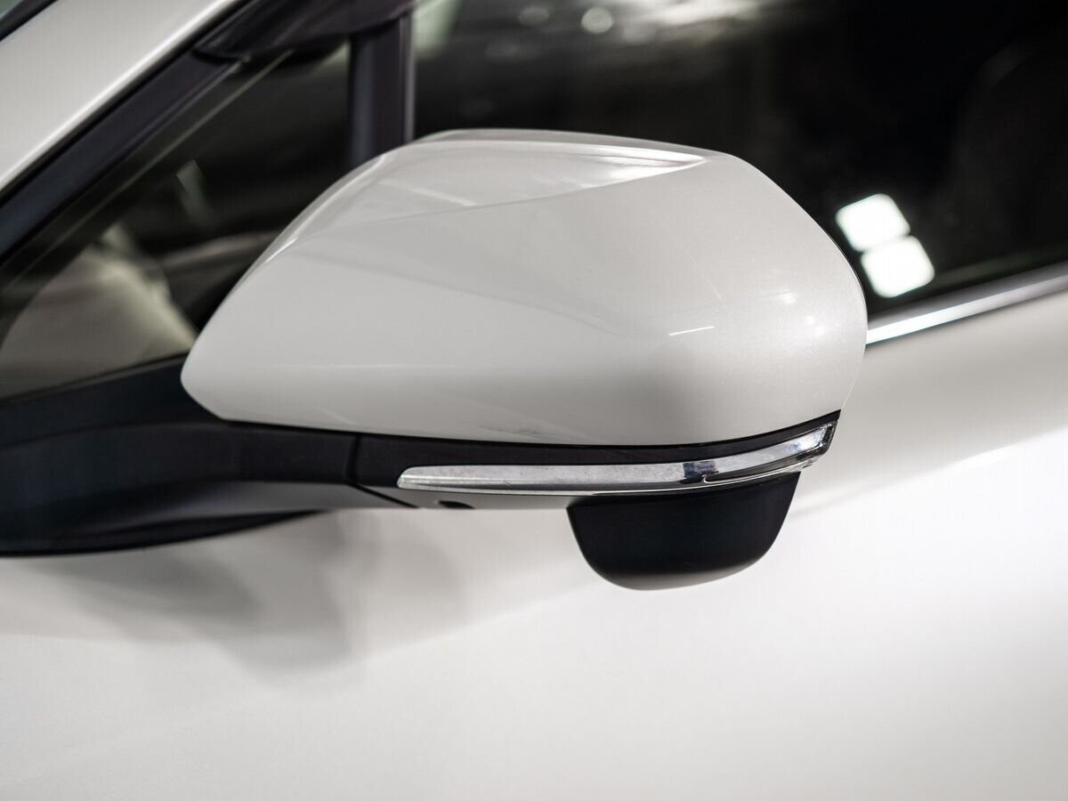 Toyota C-HR 2019 - фото автомобиля