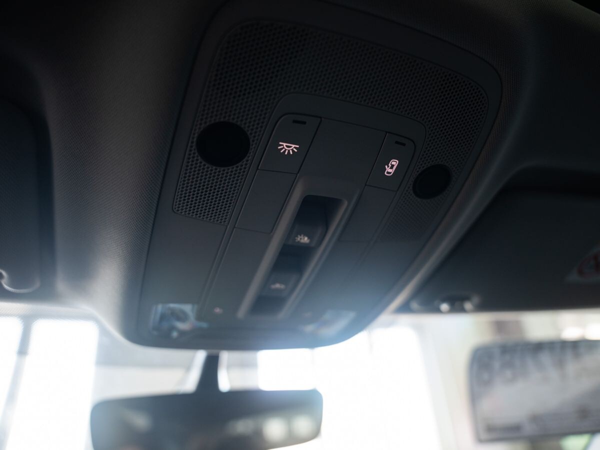 Audi Q3 2021 - фото автомобиля