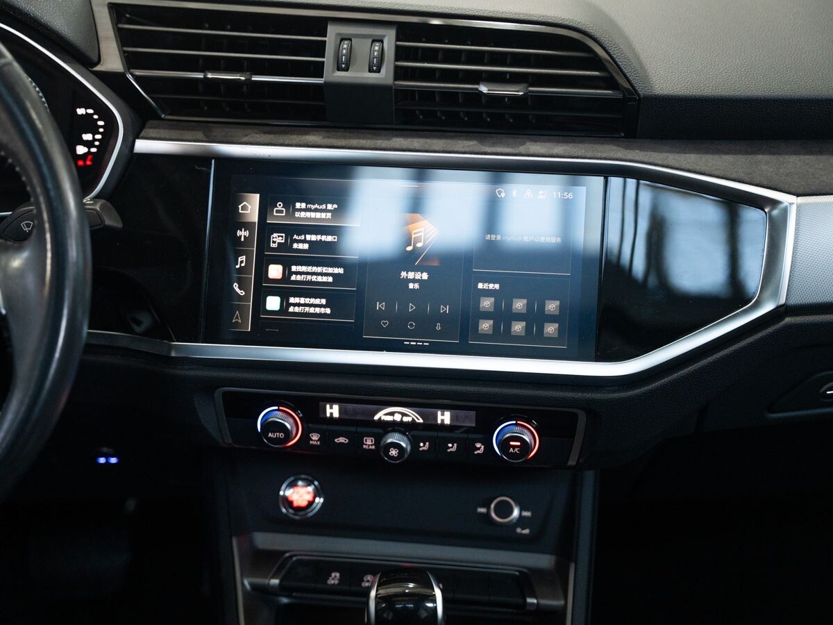 Audi Q3 2021 - фото автомобиля