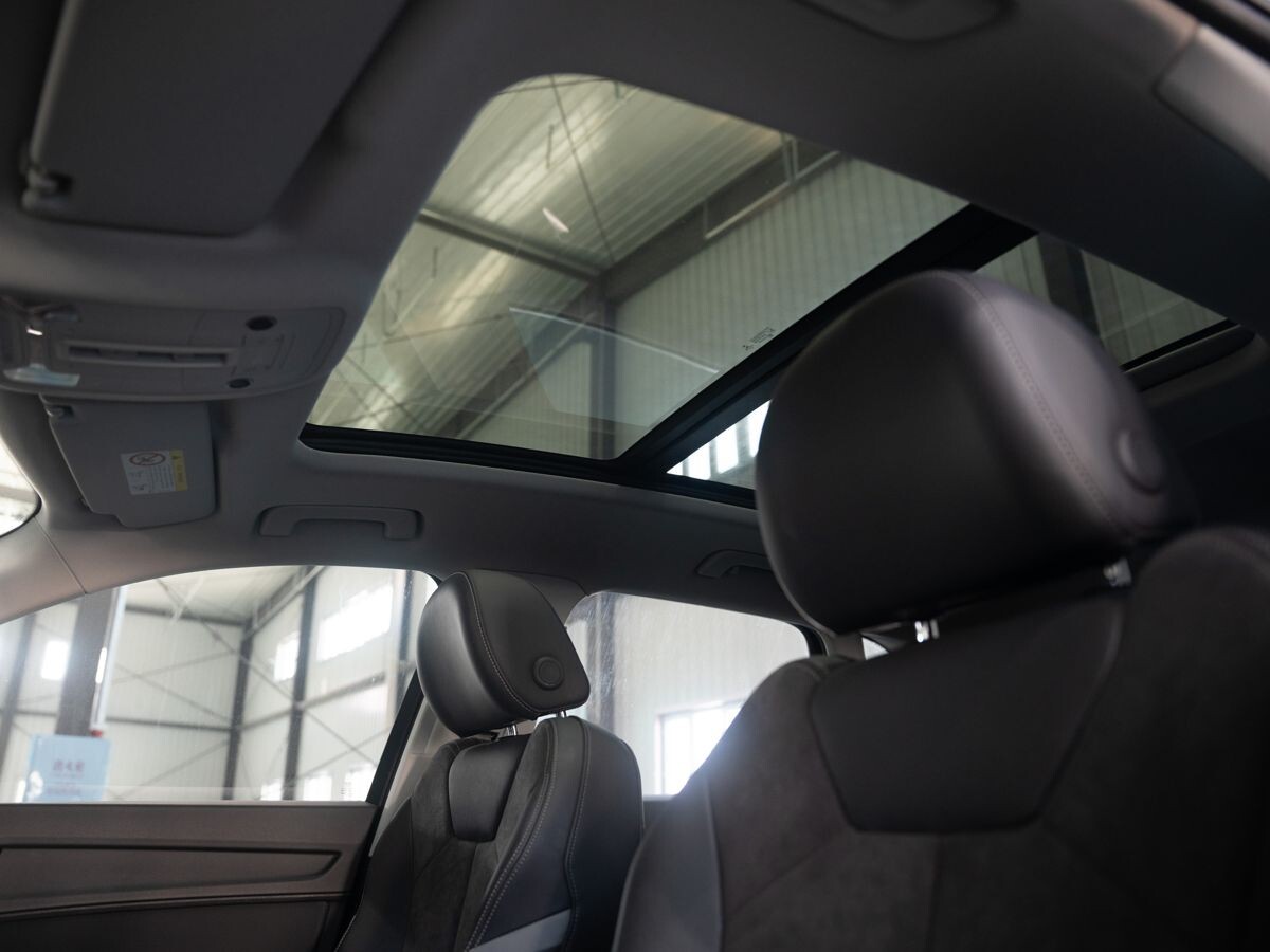 Audi Q3 2021 - фото автомобиля