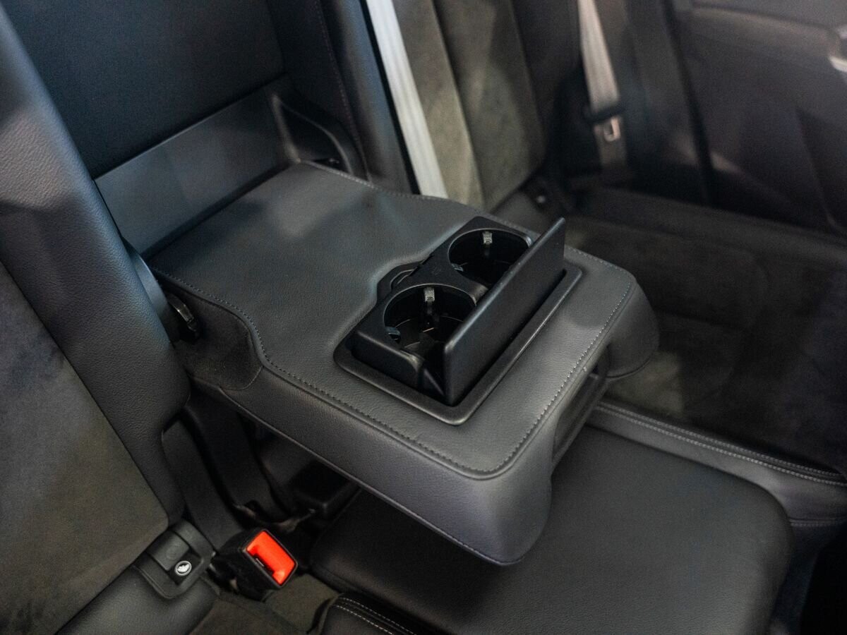 Audi Q3 2021 - фото автомобиля