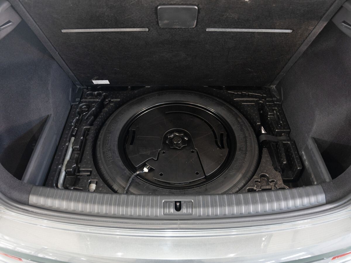 Audi Q3 2021 - фото автомобиля