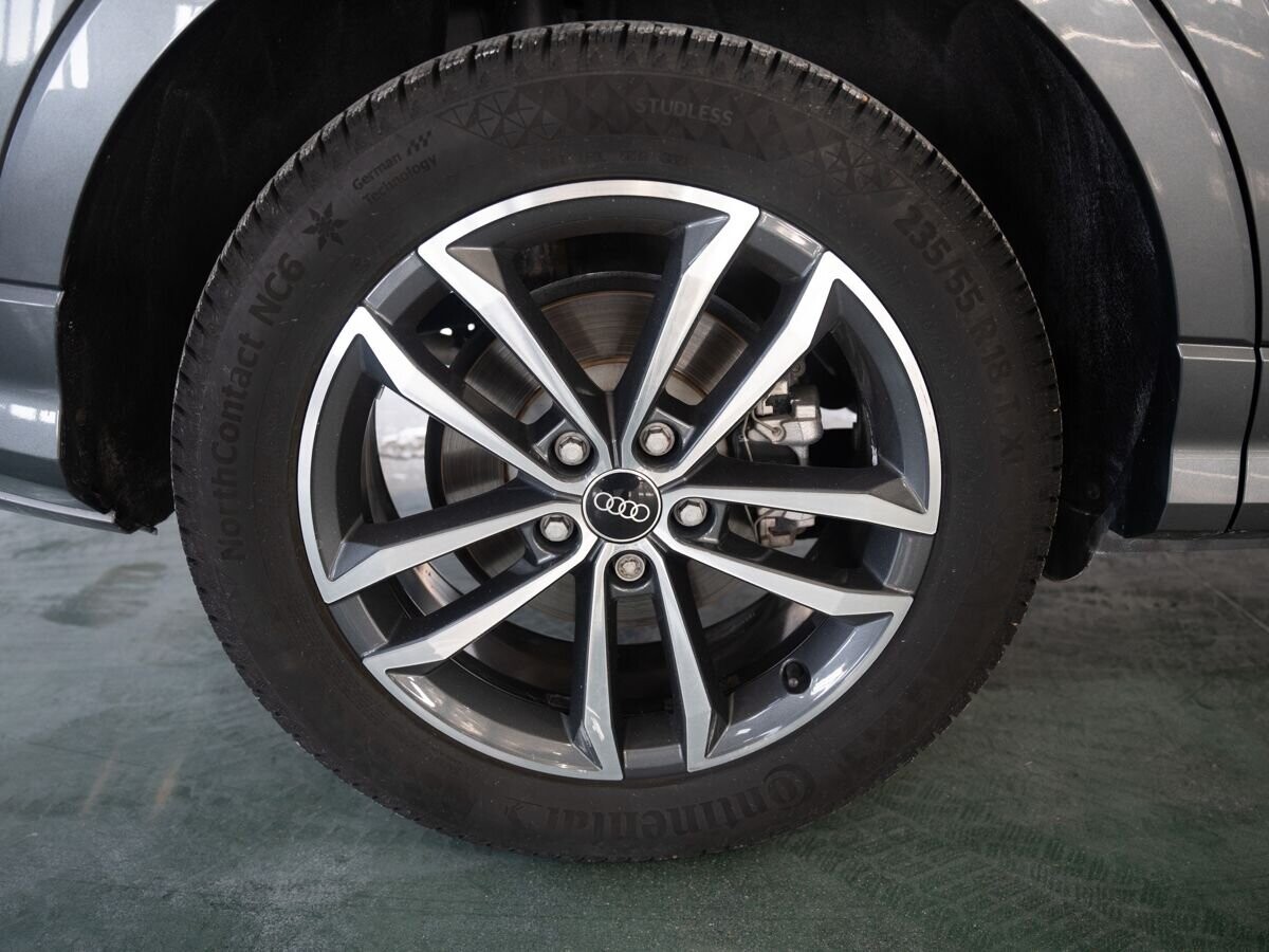 Audi Q3 2021 - фото автомобиля