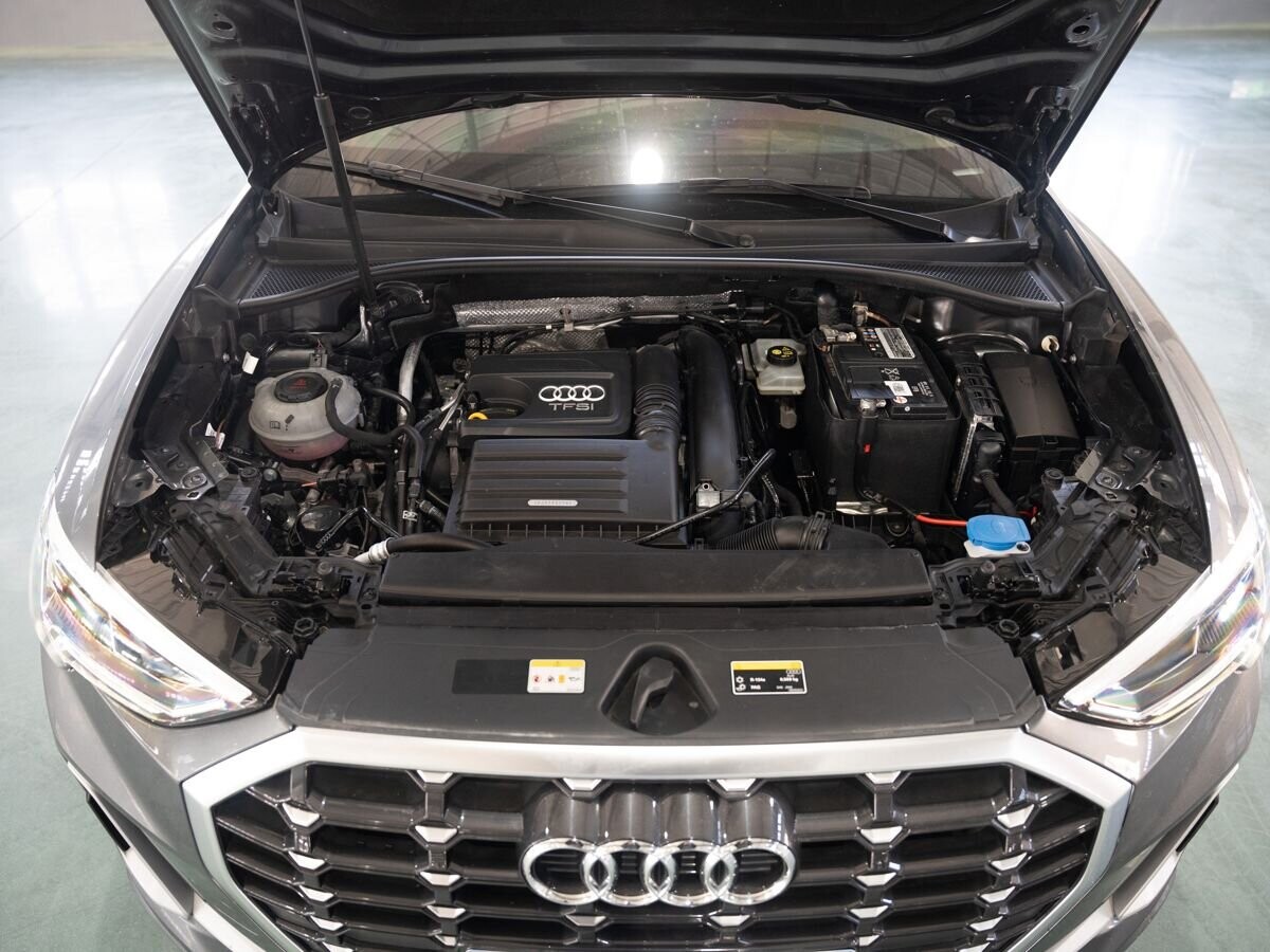 Audi Q3 2021 - фото автомобиля