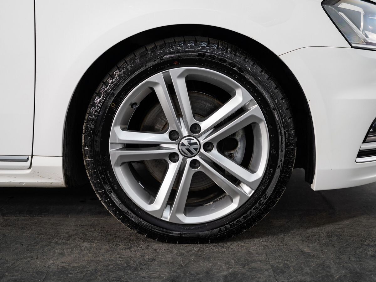 Volkswagen Passat 2014 - фото автомобиля