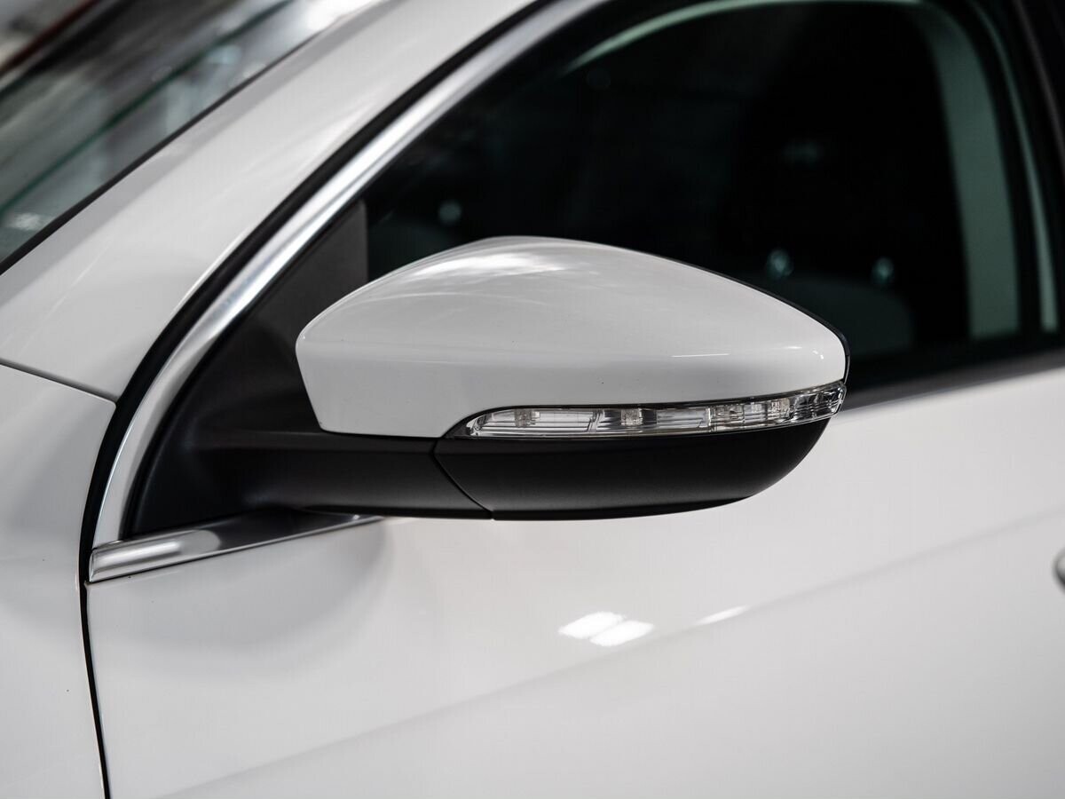 Volkswagen Passat 2014 - фото автомобиля