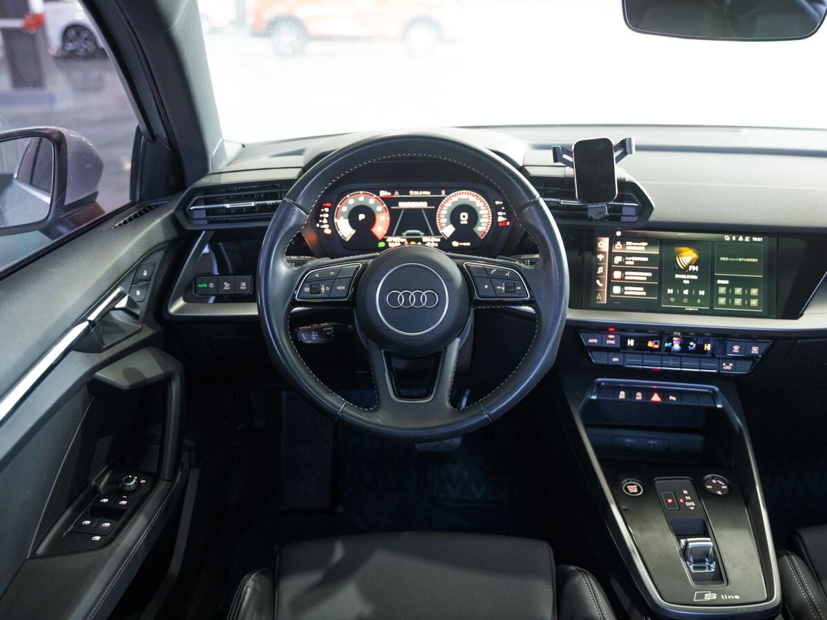 Audi A3 2021 - фото автомобиля