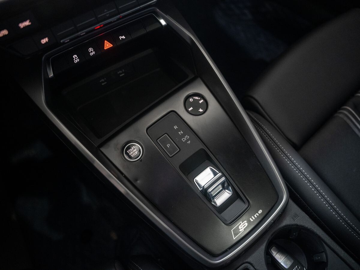 Audi A3 2021 - фото автомобиля