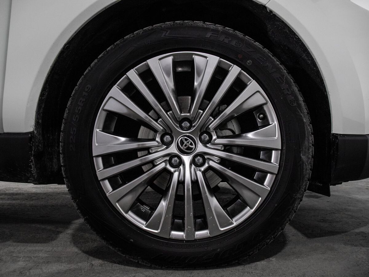 Toyota Harrier 2021 - фото автомобиля