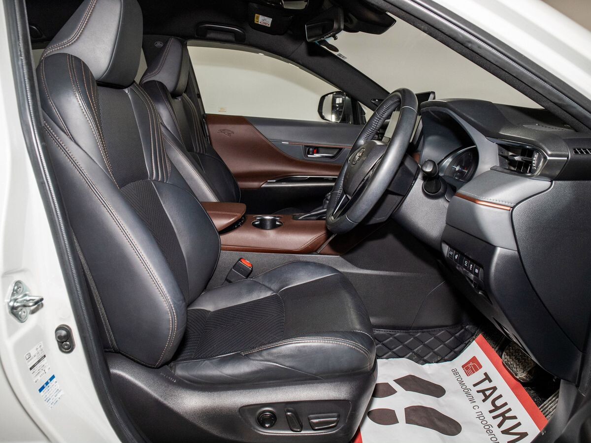 Toyota Harrier 2021 - фото автомобиля