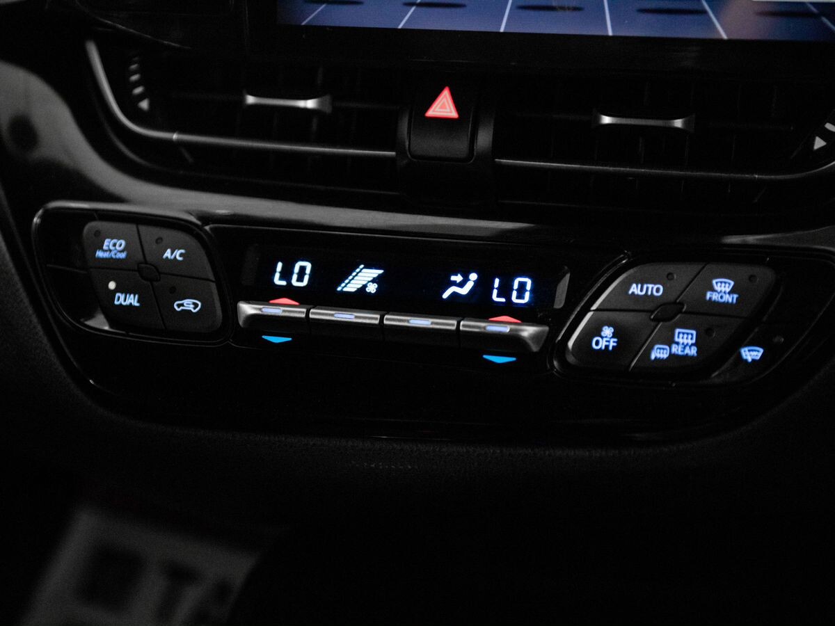 Toyota C-HR 2017 - фото автомобиля