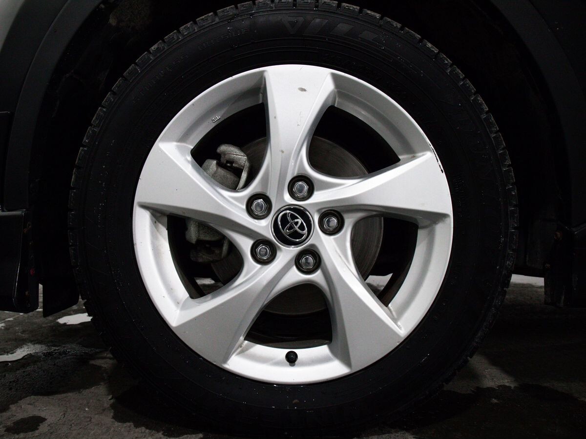 Toyota C-HR 2017 - фото автомобиля