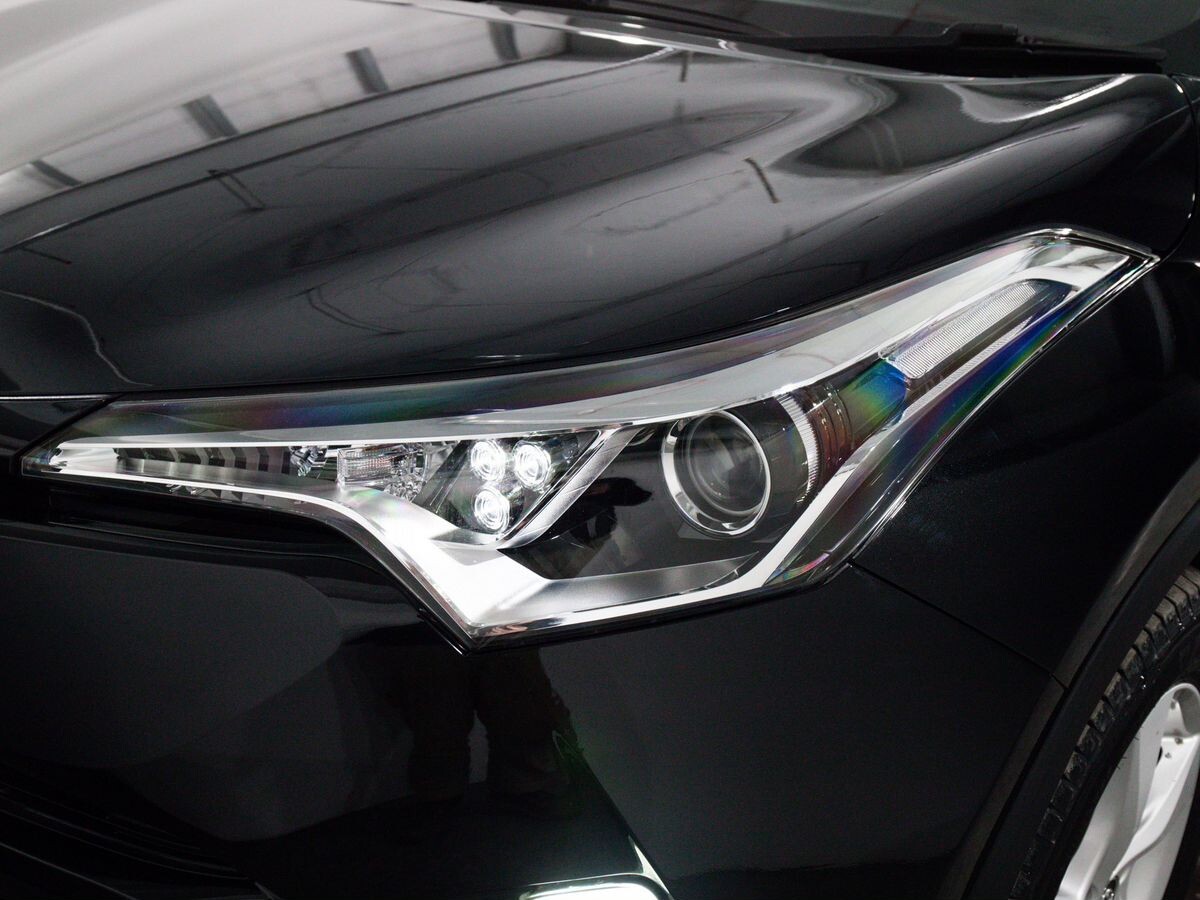 Toyota C-HR 2017 - фото автомобиля
