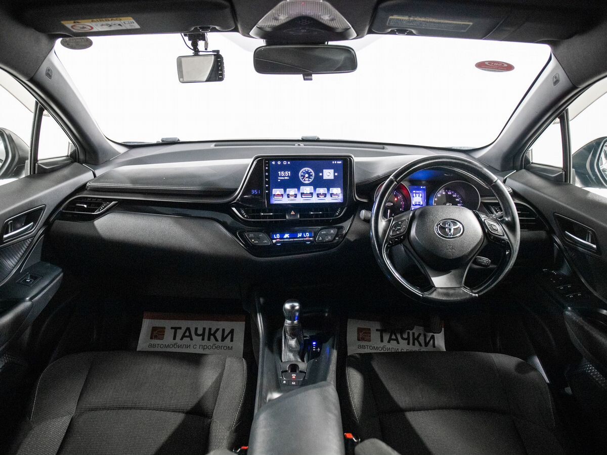 Toyota C-HR 2017 - фото автомобиля