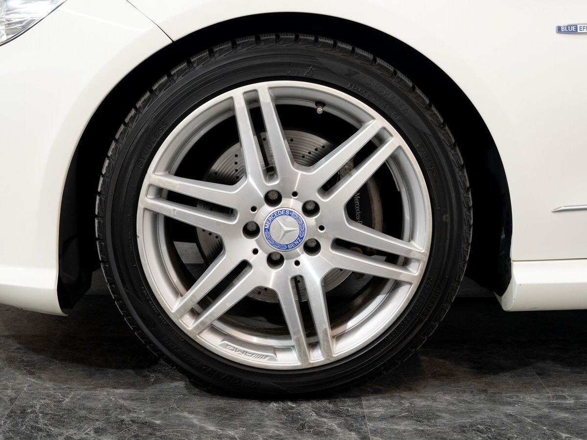 Mercedes-Benz E-Класс 2011 - фото автомобиля