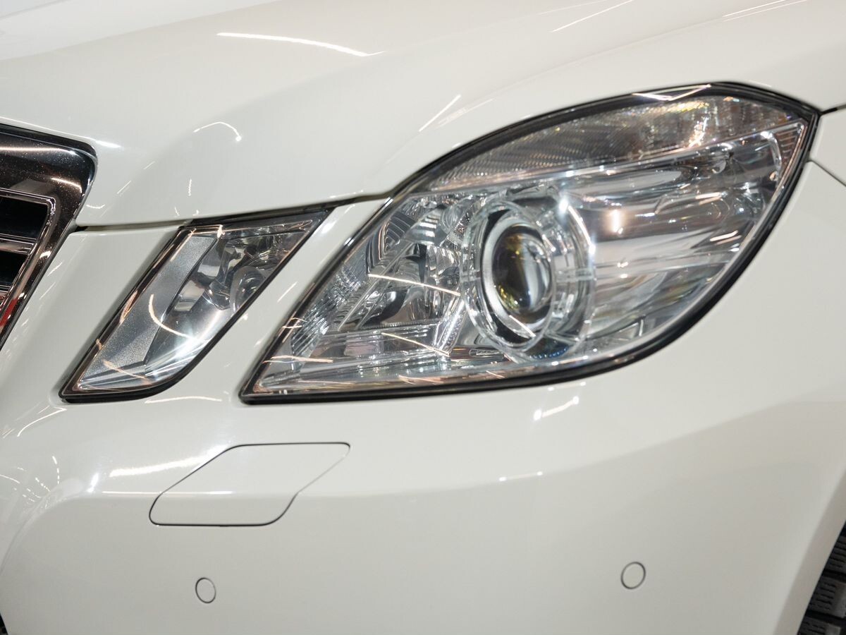 Mercedes-Benz E-Класс 2011 - фото автомобиля