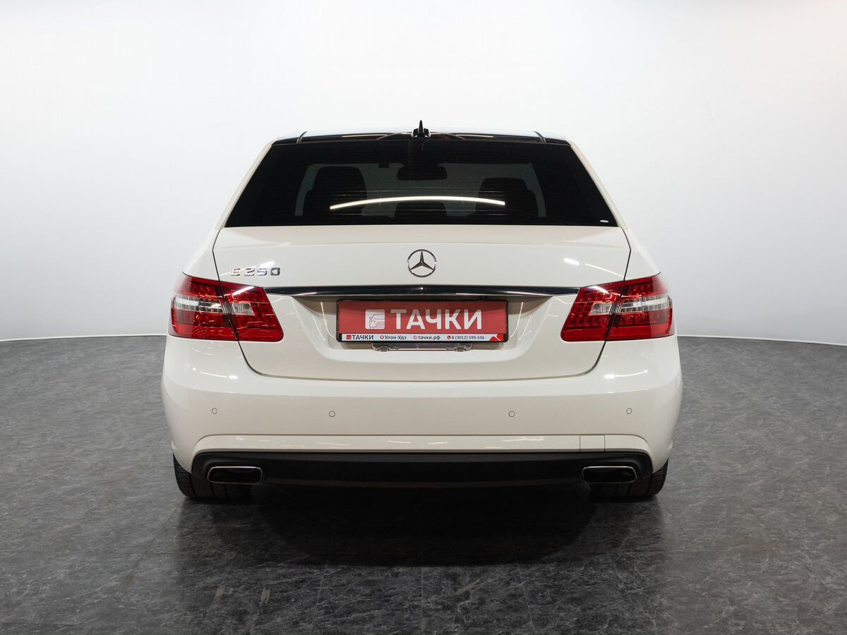 Mercedes-Benz E-Класс 2011 - фото автомобиля