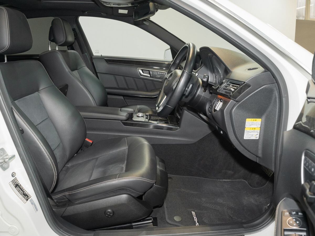 Mercedes-Benz E-Класс 2011 - фото автомобиля