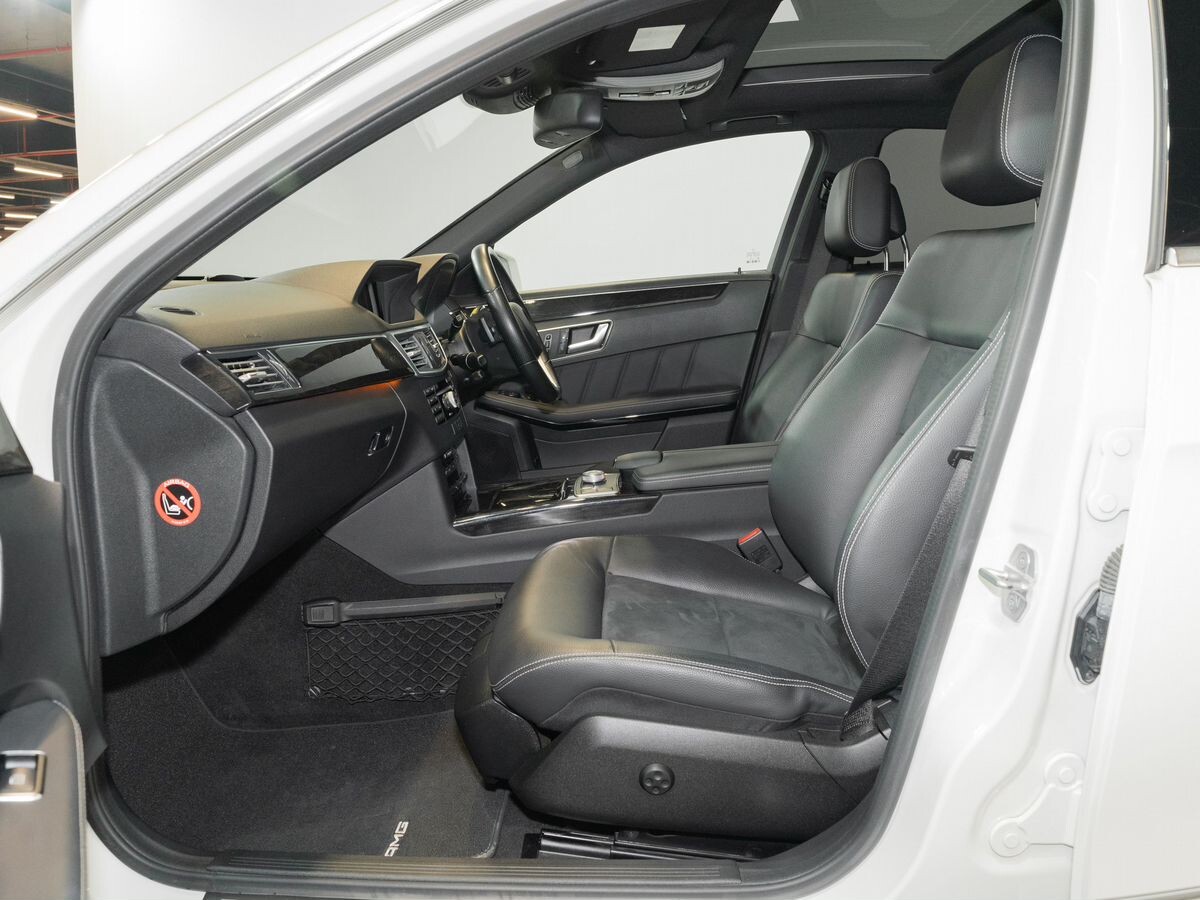 Mercedes-Benz E-Класс 2011 - фото автомобиля