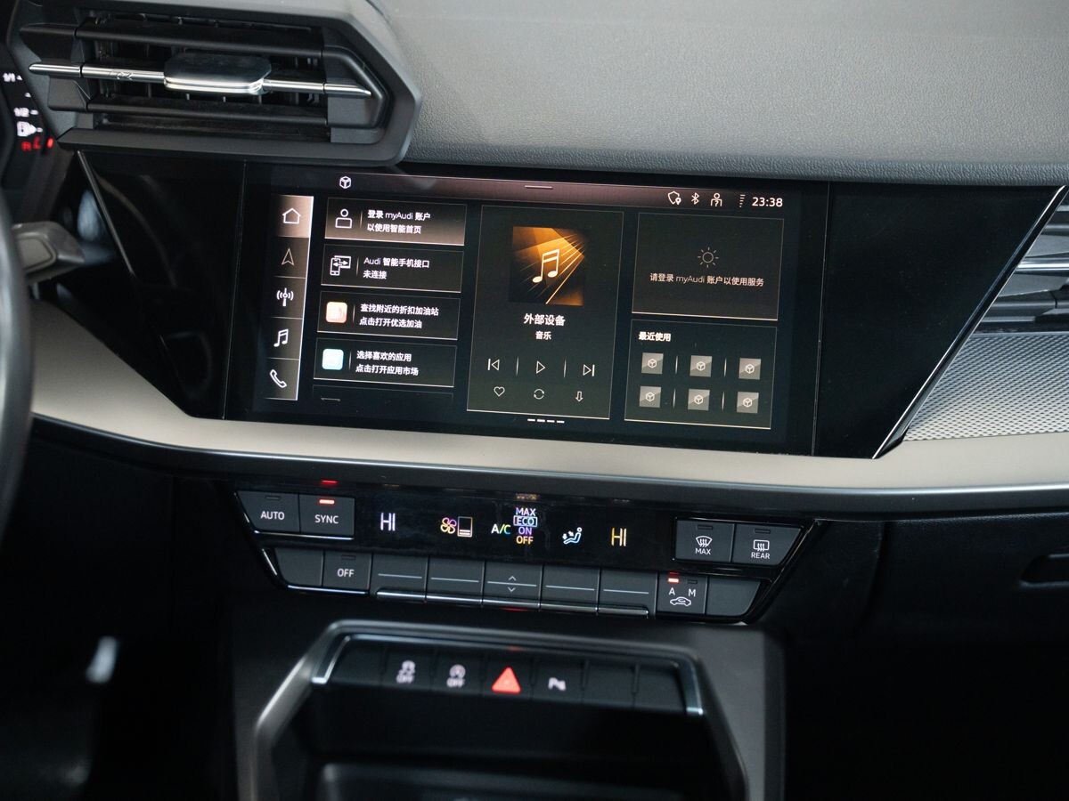 Audi A3 2021 - фото автомобиля