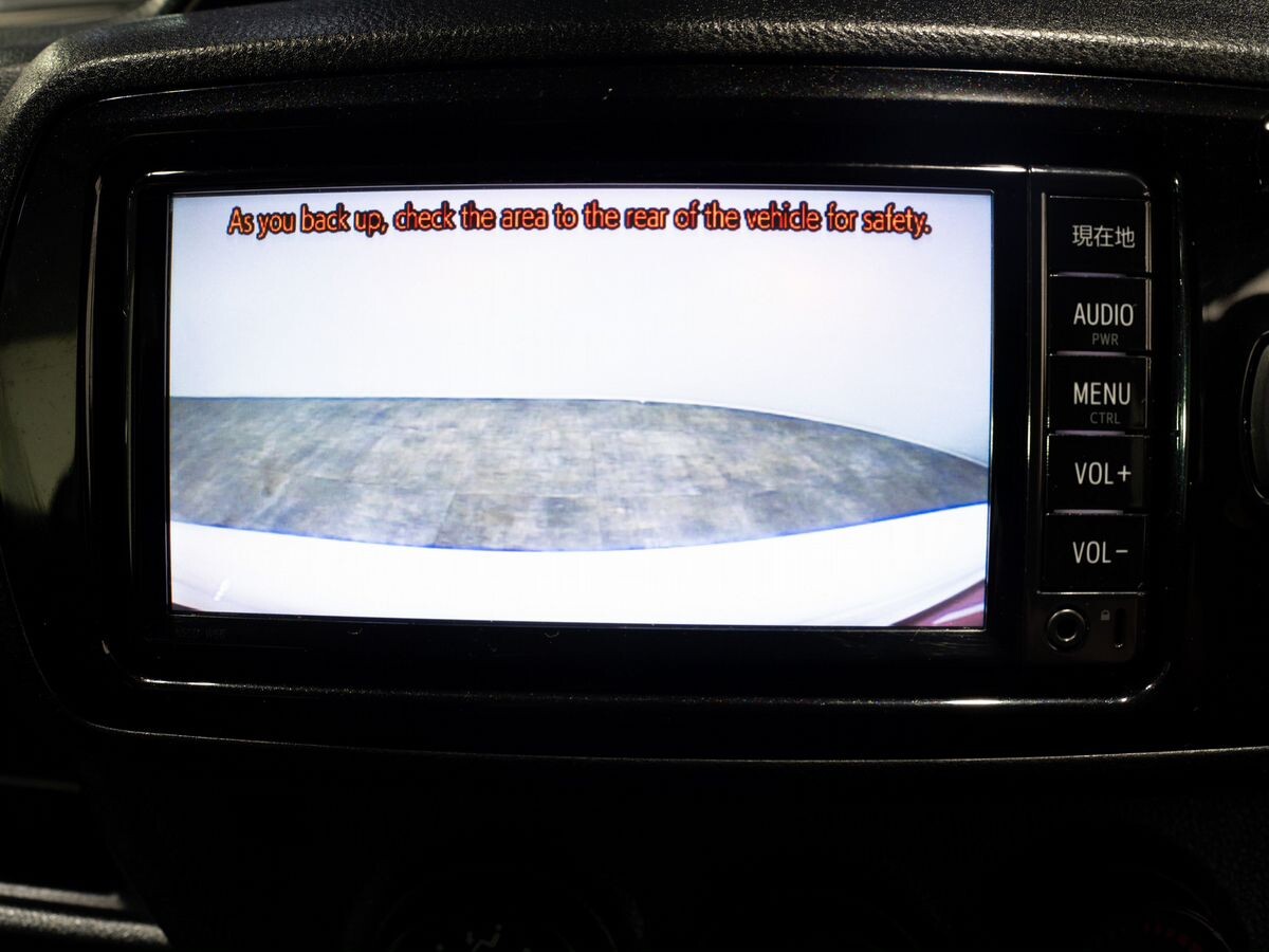 Toyota Vitz 2017 - фото автомобиля